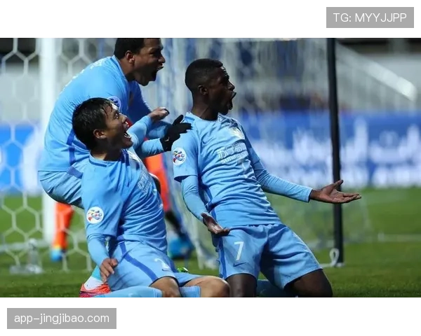 泰国球队技术流打法鲜明 亚冠赛场地面配合流畅 泰国球队技术流打法鲜明 亚冠赛场地面配合流畅